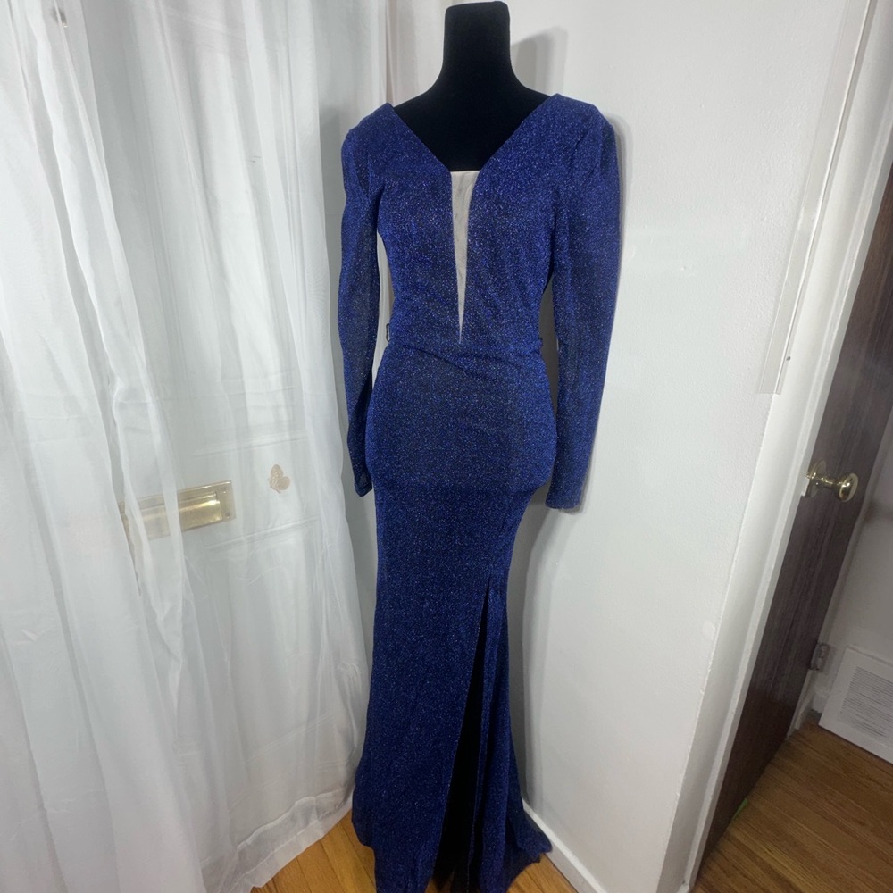 Elegant Blue Long Sleeve Gown - Picture 5 of 6